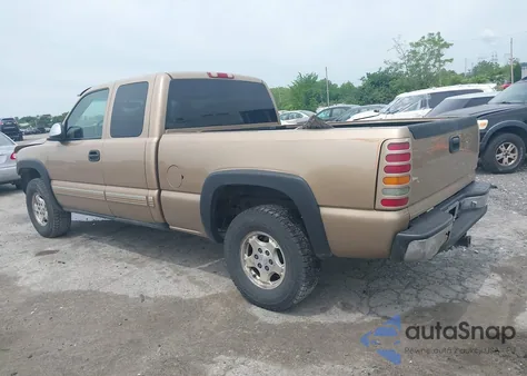 2001 Chevrolet Silverado 1500 Ls z USA, uszkodzony, nr VIN 1GCEK19T11E147841